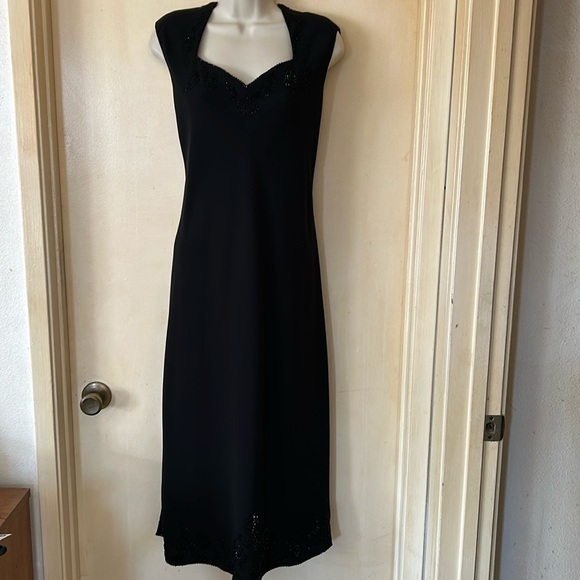 Jones New York Dresses & Skirts - Jones New York black sheath tea length dress with beaded collar and hem size 6